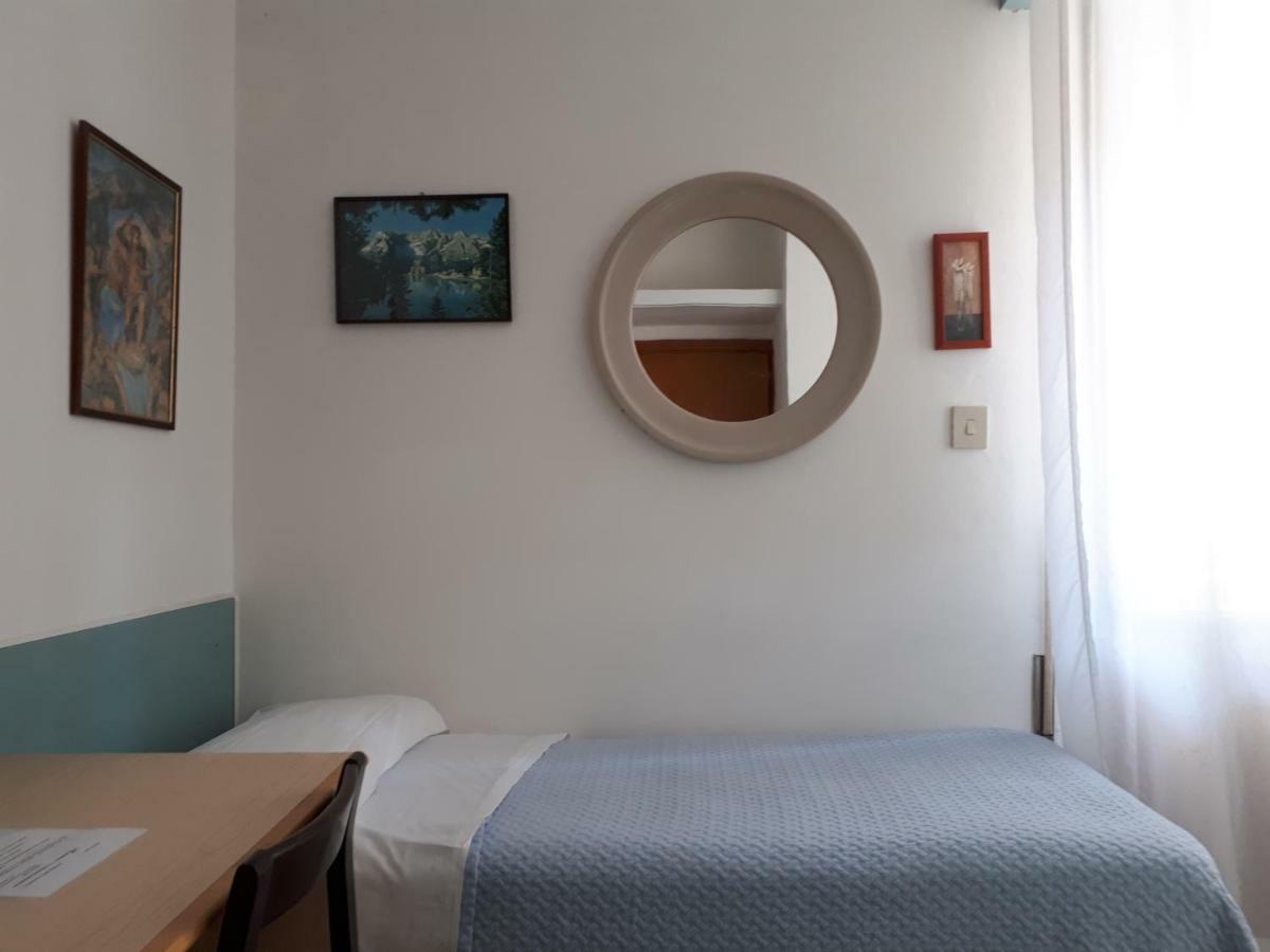 Hotel Villa Dina Лидо-ди-Езоло Экстерьер фото