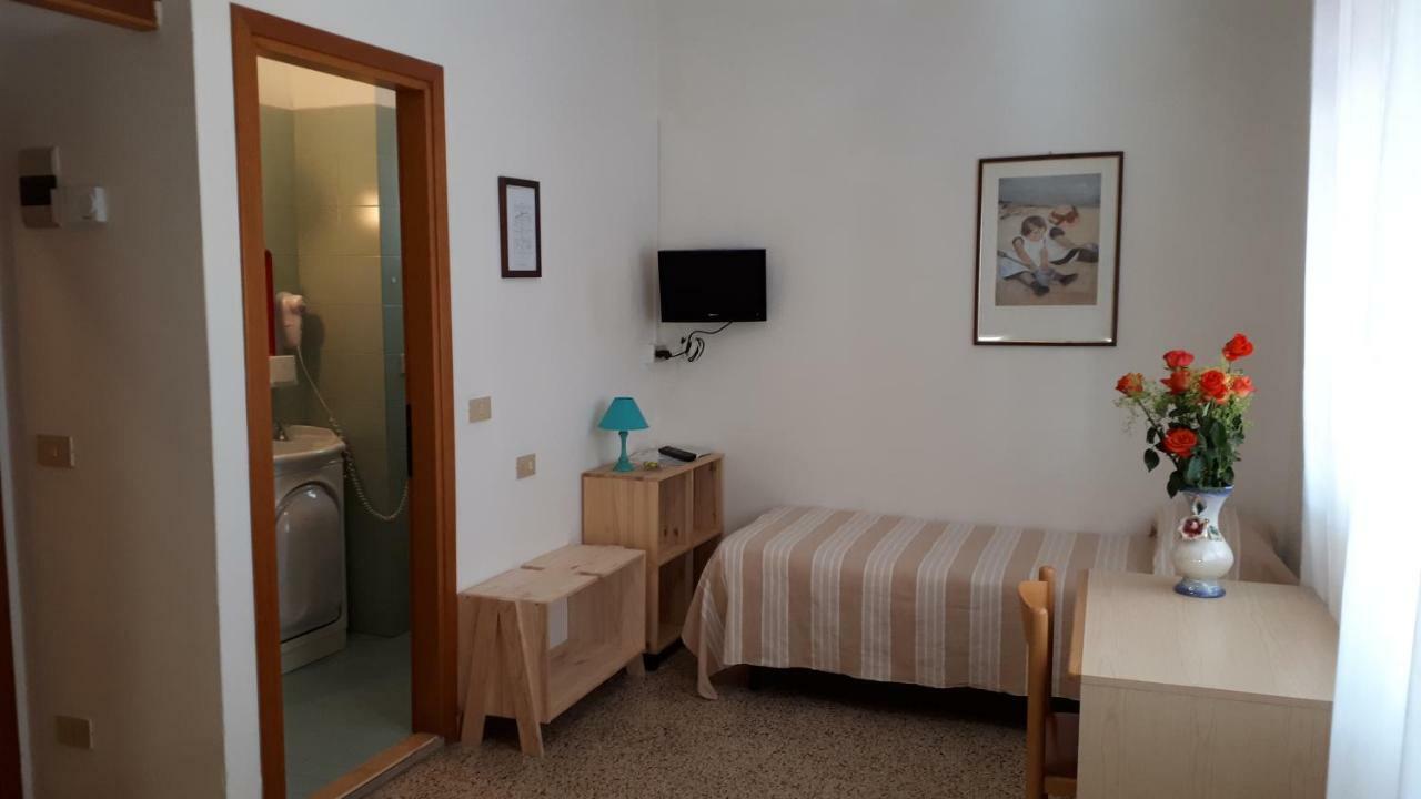 Hotel Villa Dina Лидо-ди-Езоло Экстерьер фото