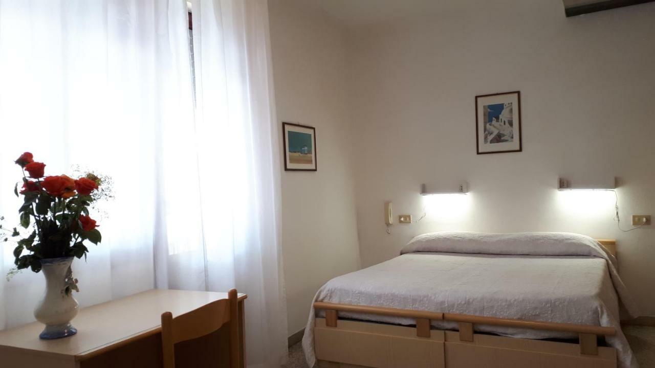 Hotel Villa Dina Лидо-ди-Езоло Экстерьер фото