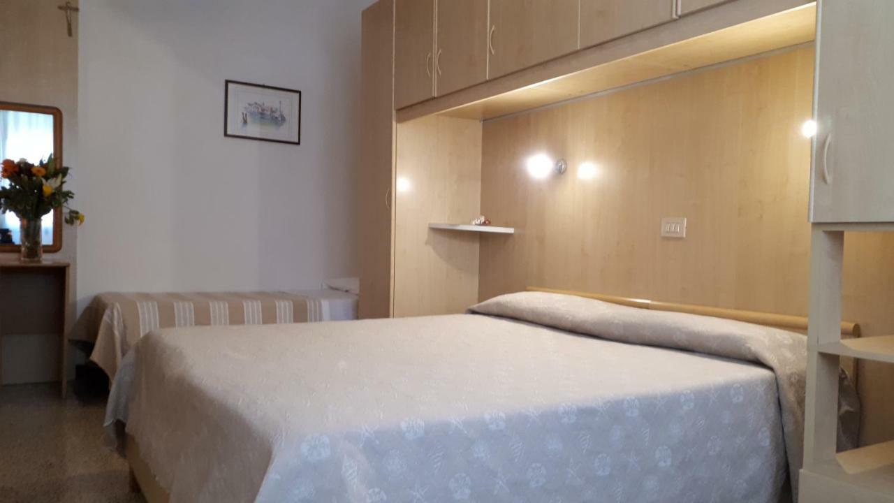 Hotel Villa Dina Лидо-ди-Езоло Экстерьер фото