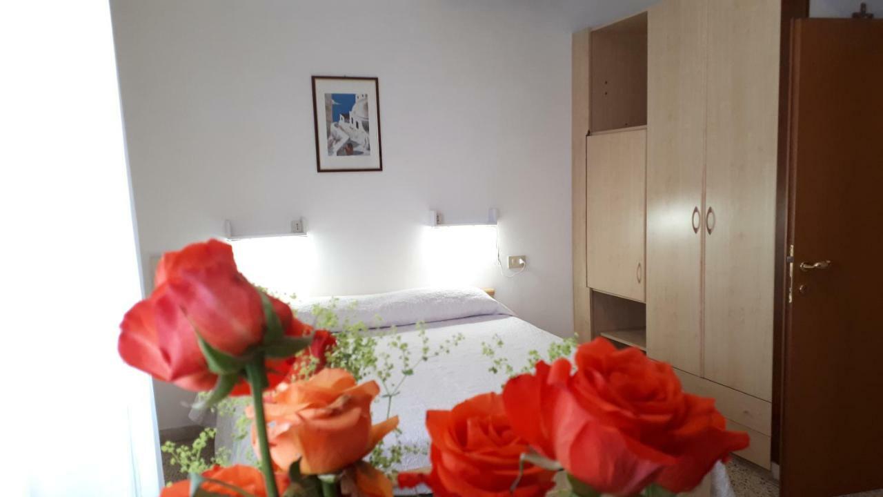 Hotel Villa Dina Лидо-ди-Езоло Экстерьер фото