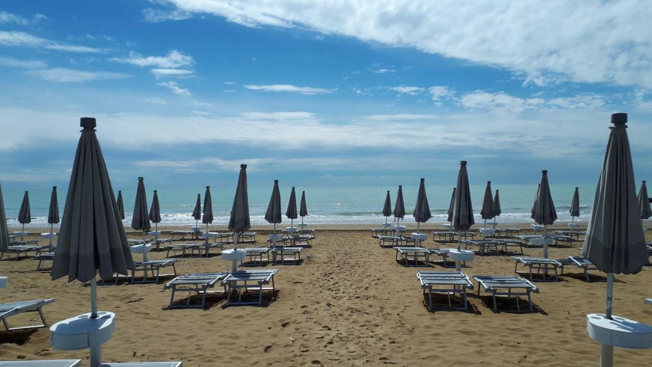 Hotel Villa Dina Лидо-ди-Езоло Экстерьер фото